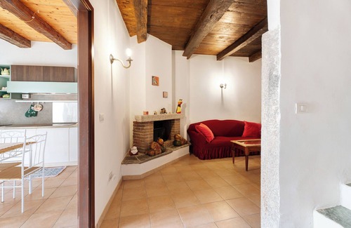 Mergozzo Casa | Casa de vacaciones 'Casa Vacanze Laghi e Monti' con vistas a la montaña, jardín privado y Wi-Fi