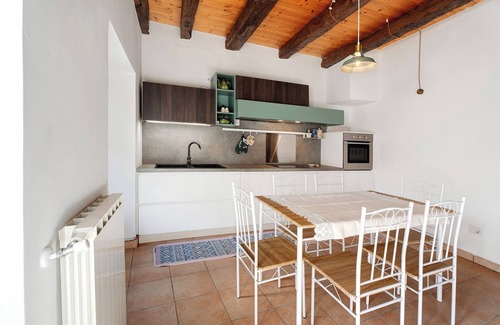 Mergozzo Casa | Casa de vacaciones 'Casa Vacanze Laghi e Monti' con vistas a la montaña, jardín privado y Wi-Fi