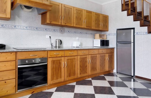Povoacao Casa | Casa de vacaciones 'Casa Xadrez' con vistas al mar, Wi-Fi y aire acondicionado