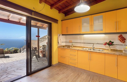Los Quemados Casa | Casa de vacaciones 'Casita Paraíso' con vistas al mar, terrazas y Wi-Fi