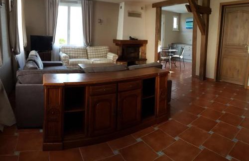 Pierrefonds Casa | Holiday Home Castle View