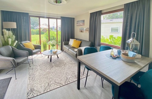 Lathum Chalet De Esquí | Holiday home chalet on the lake in Holland Lathum Park Rhederlaagse Meren on the IJssel