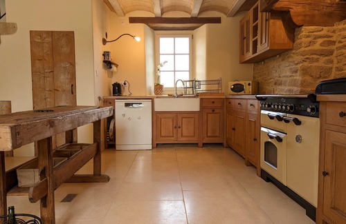 Camors Casa | Casa de vacaciones 'Chaumière Bretonne - Palais Du Thé' con terraza compartida, jardín y Wi-Fi
