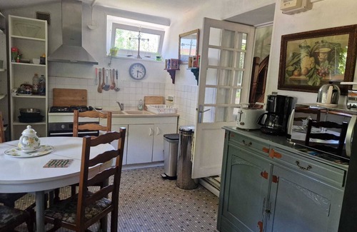 Le Grand-Bourg Casa | Holiday Home 'Chez Poton' with Private Terrace, Private Garden and Wi-Fi