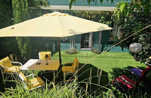 Le Grand-Bourg Casa | Holiday Home 'Chez Poton' with Private Terrace, Private Garden and Wi-Fi
