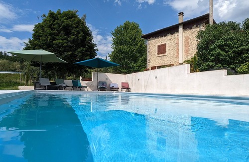 Montmiral Casa | Casa de vacaciones 'Chez Nancy' con vistas a la montaña, piscina privada y Wi-Fi