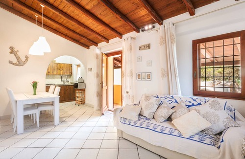Baja Sardinia Casa | Holiday Home Close to the Beach with Garden & Terrace; Pets Allowed