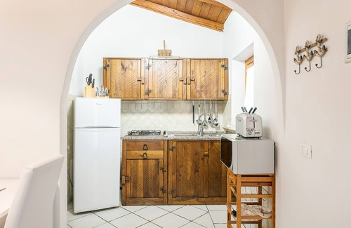 Baja Sardinia Casa | Holiday Home Close to the Beach with Garden & Terrace; Pets Allowed