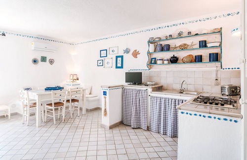 Baja Sardinia Casa | Holiday Home Close to the Beach with Terrace & Sea View; Pets Allowed