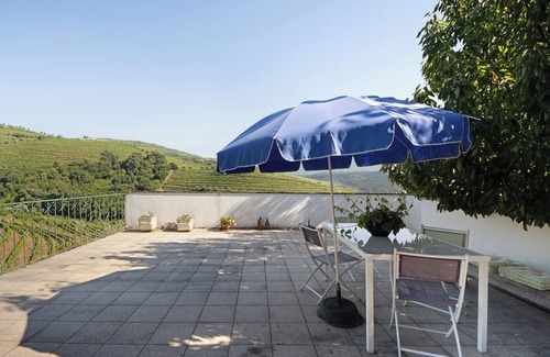 Santa Marta de Penaguiao Casa | Holiday Home 'Countryside House For Nature Lovers' with Mountain View and Air Conditioning