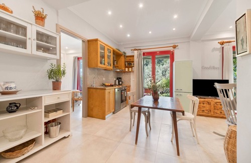Katouna Casa | Casa de vacaciones 'Cozy 2-bdrm-house with Garden' con jardín privado, Wi-Fi y aire acondicionado.