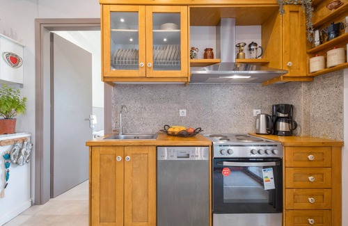 Katouna Casa | Casa de vacaciones 'Cozy 2-bdrm-house with Garden' con jardín privado, Wi-Fi y aire acondicionado.