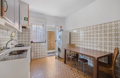 Faro Casa | Casa Vacacional 'Crt' con Terraza Privada y Wi-Fi
