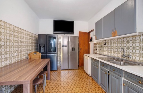 Faro Casa | Casa Vacacional 'Crt' con Terraza Privada y Wi-Fi