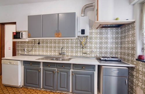 Faro Casa | Casa Vacacional 'Crt' con Terraza Privada y Wi-Fi