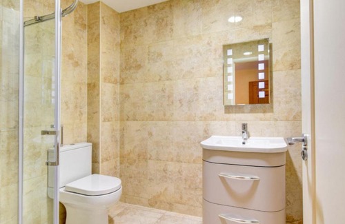 Nantgarw Casa | Holiday Home Cwm Tawel