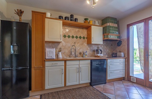 Montelimar Casa | Casa de vacaciones 'Dans La Drôme' con vistas a la montaña, piscina privada y Wi-Fi