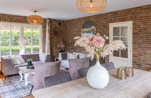 Losser Casa | Holiday Home De Regenboog by Interhome