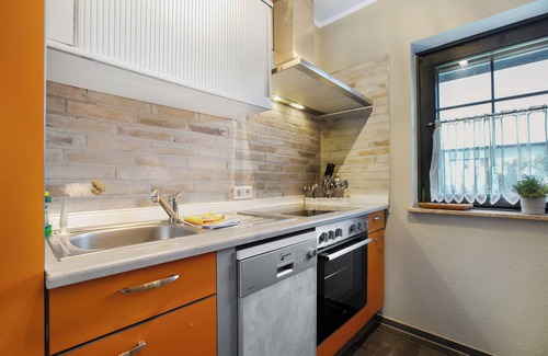 Norderhafen Casa | Casa de vacaciones 'Ferienhaus Deichkönig' con vistas al lago, terraza privada y Wi-Fi