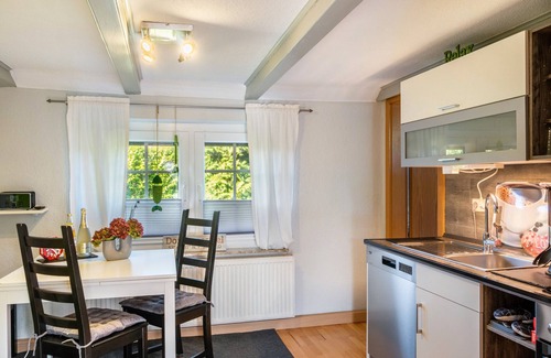 Dornum Casa | Holiday Home 'Deichperle Tini' with Shared Terrace and Wi-Fi