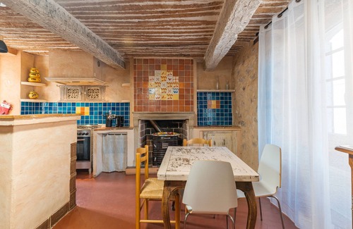 Tavernes Casa | Casa de vacaciones 'Demeure Vigneronne Avec Jardin' con vistas a la montaña, terraza privada y Wi-Fi