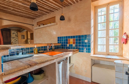 Tavernes Casa | Casa de vacaciones 'Demeure Vigneronne Avec Jardin' con vistas a la montaña, terraza privada y Wi-Fi