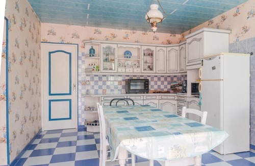 Saint-Mathieu Casa | Holiday Home 'Des Tilleuls' with Private Garden