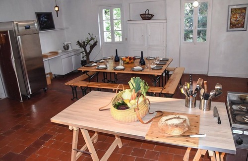 Issac Casa | Holiday Home 'Domaine De La Contie' with Private Terrace, Private Garden and Wi-Fi