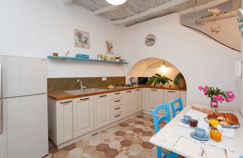 Orosei Casa | Casa de vacaciones "Domo Bangone" con terraza compartida y Wi-Fi