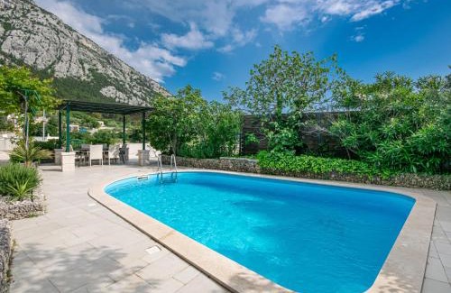 Makarska Casa | Holiday Home Drago by Interhome