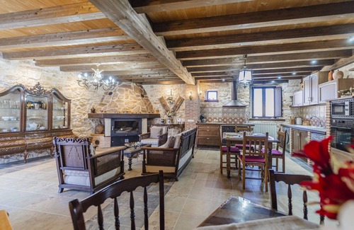 Moral de Hornuez Casa | Casa de vacaciones 'El Rincón De Hornuez' con vistas a la montaña, balcón y Wi-Fi