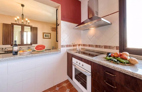 Zufre Casa | Casa de vacaciones 'El Paladin' con vistas a la montaña, terraza privada y balcón