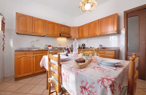 Osio Sotto Casa | Casa de vacaciones 'Elli' con terraza compartida, jardín compartido y Wi-Fi