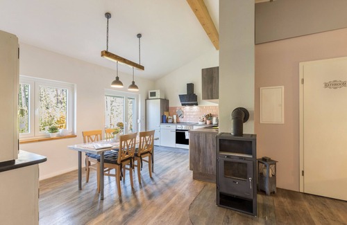 Schonebeck Casa | Casa de vacaciones 'Ferienhaus Elsa' con piscina privada, terraza privada y jardín privado