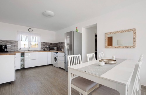Puerto del Rosario Casa | Casa de vacaciones "Helieta" con vistas a la montaña, terraza privada y Wi-Fi