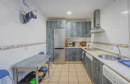 San Millan de Lara Casa | Casa de vacaciones 'San Pelayo' con vistas a la montaña, piscina compartida y terraza privada