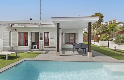 Vallpineda Casa | Casa de vacaciones con vistas a la montaña, piscina privada, aire acondicionado y WiFi