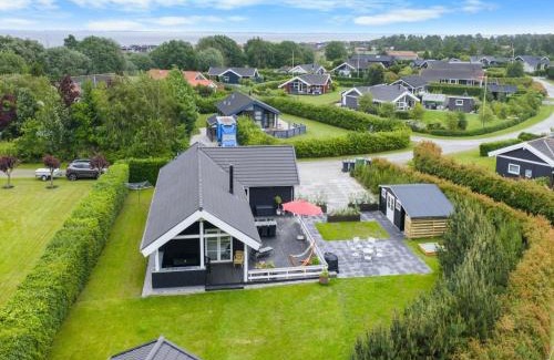 Hasmark Strand Casa | Holiday Home Falki - 320m from the sea by Interhome