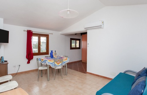 Monte Longu Casa | Casa de vacaciones "Villa familiar Monte Longu" con Wi-Fi, terraza y aire acondicionado