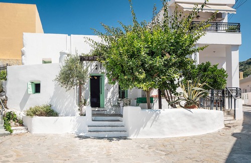Psinthos Casa | Casa de vacaciones "Casa tradicional de Fedra" con terraza, jardín y Wi-Fi