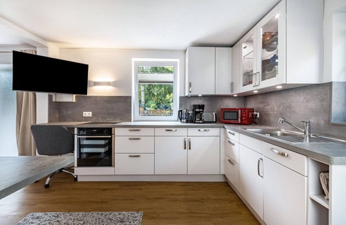 Bad Bodenteich Apartamento | Casa de vacaciones 'Ferienwohnung Am See' con vistas al lago, terraza privada y Wi-Fi
