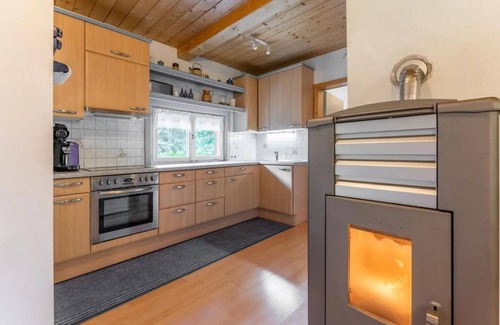 Wolfsberg Casa | Casa de vacaciones 'Ferienhaus Waldenstein 1' con vistas a la montaña, terraza privada y Wi-Fi