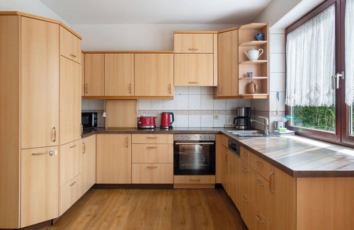 Pfullendorf Casa | Casa de vacaciones 'Ferienhaus Christine' con terraza privada, jardín privado y Wi-Fi