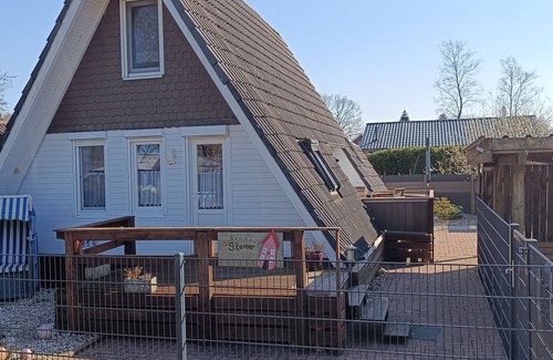 Bedekaspel Casa | Casa de vacaciones 'Ferienhaus Stamer Am Großen Meer' con terraza compartida y jardín privado