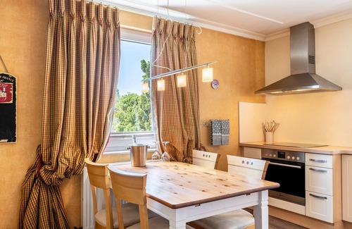 Petersberg Casa | Casa de vacaciones 'Ferienhaus Barockhaus Fulda' con terraza privada, jardín privado y Wi-Fi