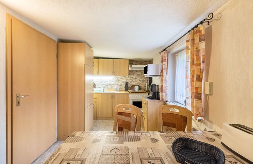 Borkheide Casa | Casa de vacaciones 'Ferienhäuschen Wils' con piscina compartida, terraza privada y Wi-Fi
