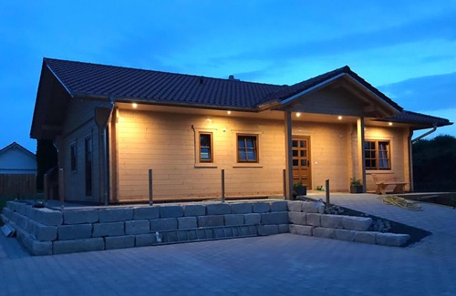 Hettingen Casa | Casa de vacaciones 'Ferienhaus Traum Teufel' con terraza compartida, jardín compartido y Wi-Fi