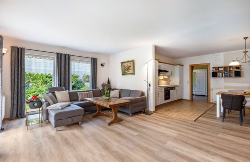 Neuruppin Casa | Casa de vacaciones 'Ferienhaus 75 Qm, 1 Schlafzimmer' con terraza privada, jardín compartido y Wi-Fi