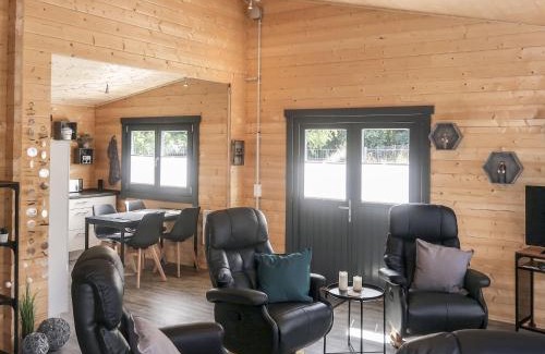 Enspel Casa | Holiday Home Ferienhaus Barbara by Interhome