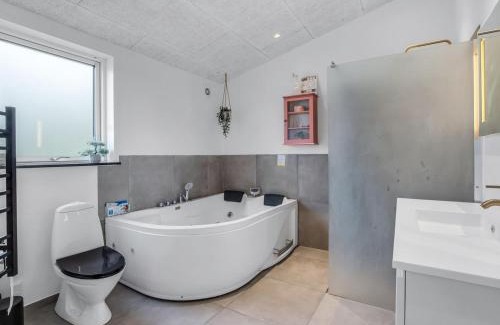 Bjert Casa | Holiday Home Fin - 150m from the sea by Interhome